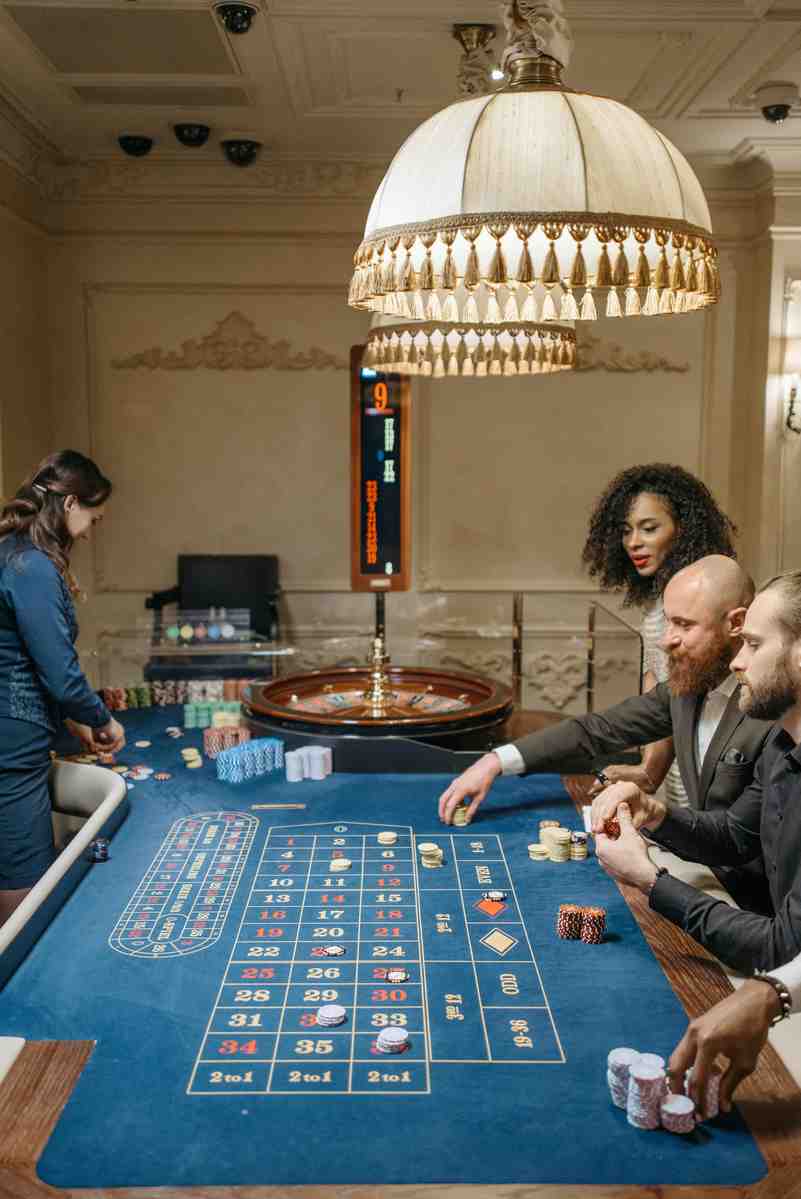 Comment fonctionnent les casinos en ligne : Technologie, équité et paiements